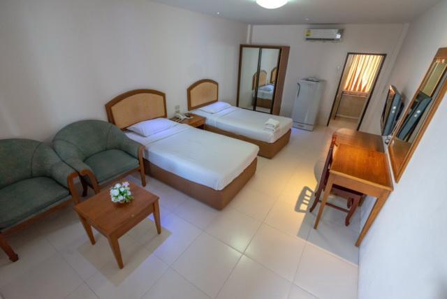 Golden House Service And Apartment Rayong Eksteriør bilde